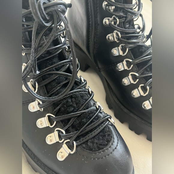 ✨SALE✨JEFFREY CAMPBELL Stanley Lace Up Hiker Combat Boot Black SIZE 7 Shearling - Picture 10 of 16